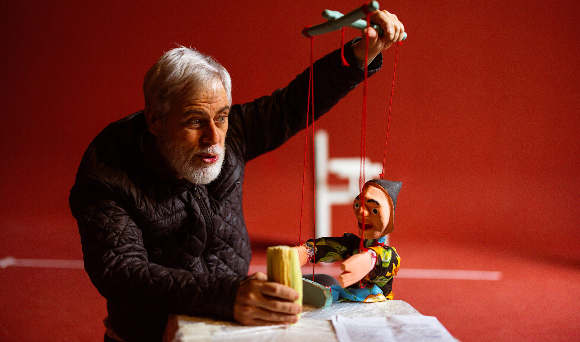 UMA FAMÍLIA À PROCURA DE UM ATOR (2025)