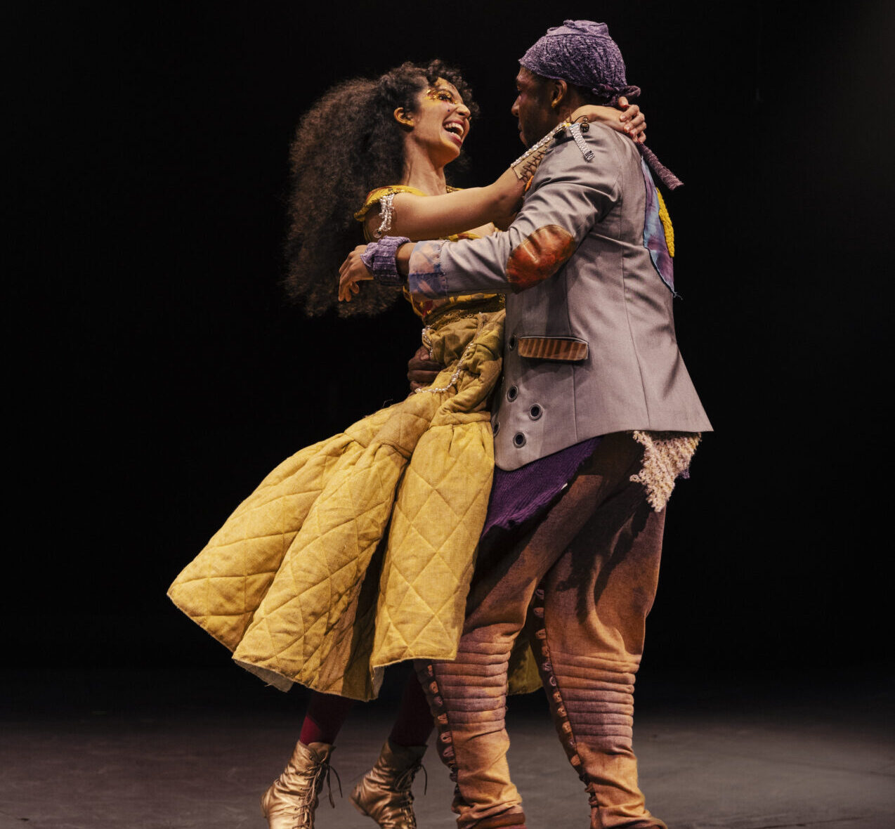 “A Máquina”, de João Falcão, volta renovada para mostrar que tudo o que o tempo nos oferece é bom demais