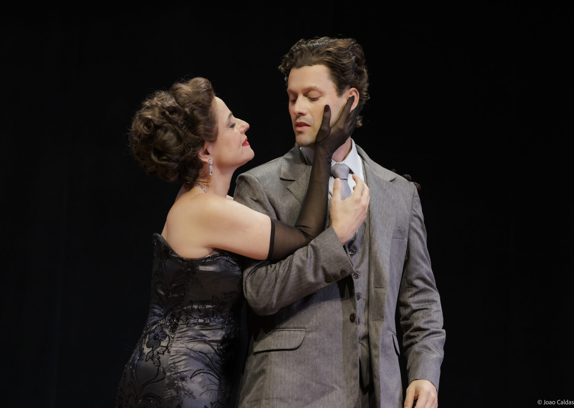 “Minha Estrela Dalva” revela a cantora Dalva de Oliveira que habita as memórias reais e imaginadas do ator e dramaturgo Renato Borghi