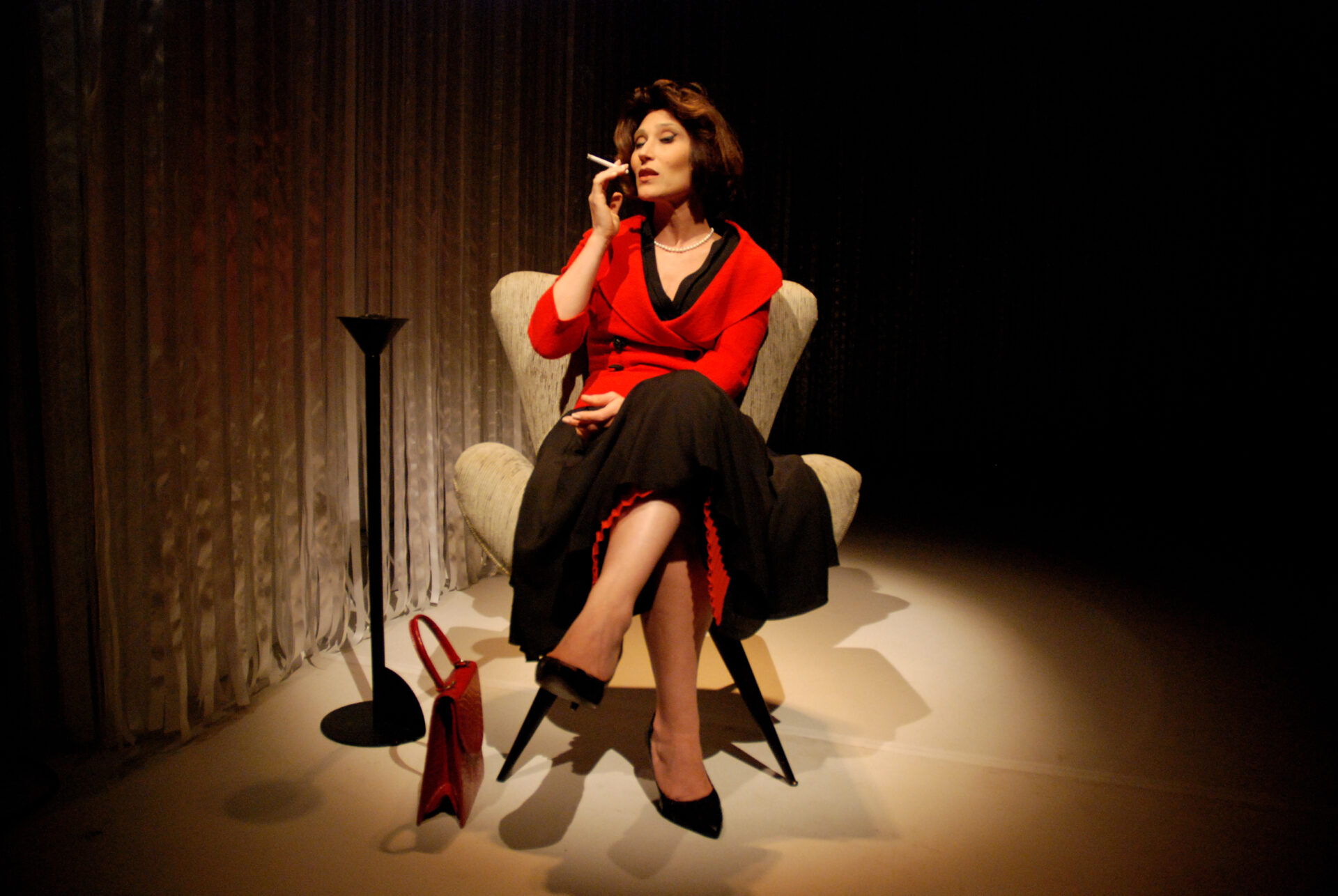 “Simplesmente Eu, Clarice Lispector”, monólogo de Beth Goulart, é ressignificado pelo tempo e pela vida