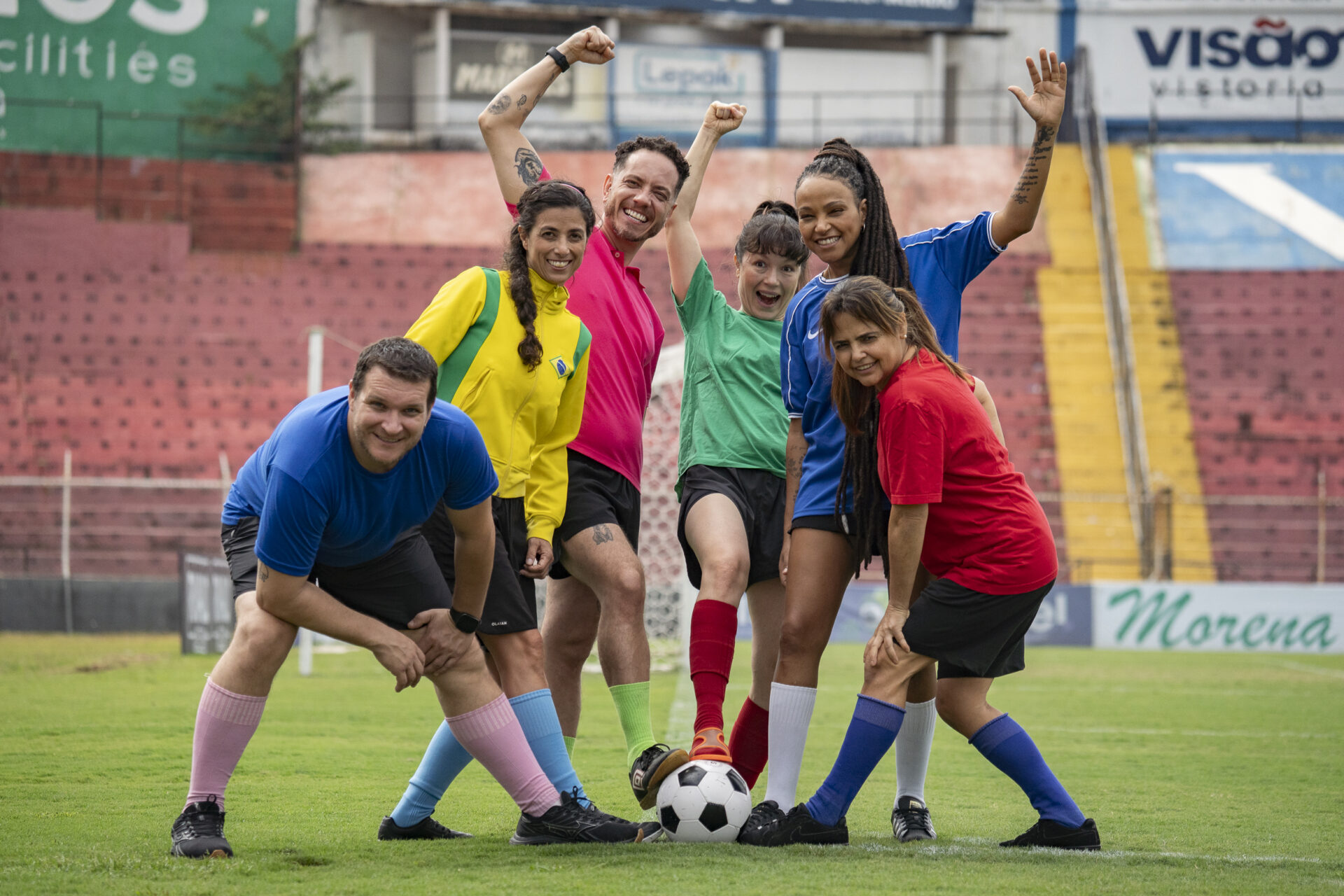 Literatura e futebol ganham casamento festivo no teatro para crianças
